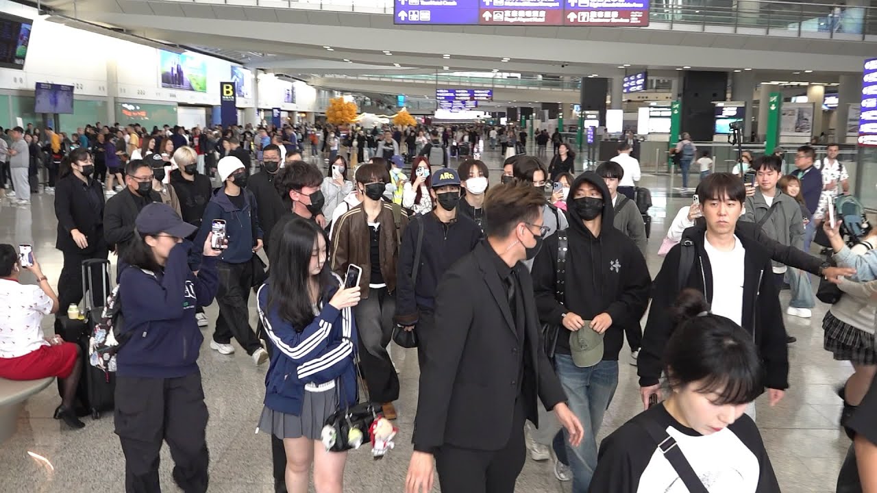 CRAVITY (크래비티) Hong Kong Airport Arrival 20251024 (Incheon | Korea→Macau)