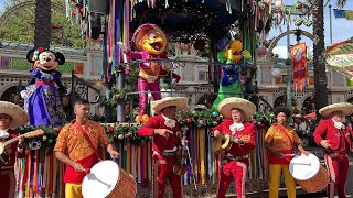 ¡Viva Navidad!  With New Character Outfits  Disney California Adventure