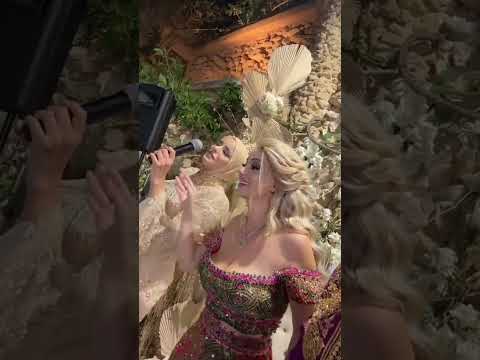 ضحى العريبي تحضر عرس تونسي مع غناء منال عمارة