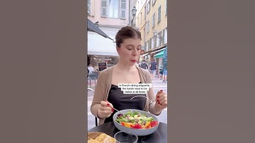 FRENCH DINING ETIQUETTE 🇫🇷 #etiquette #manners #france #traveltips #shorts