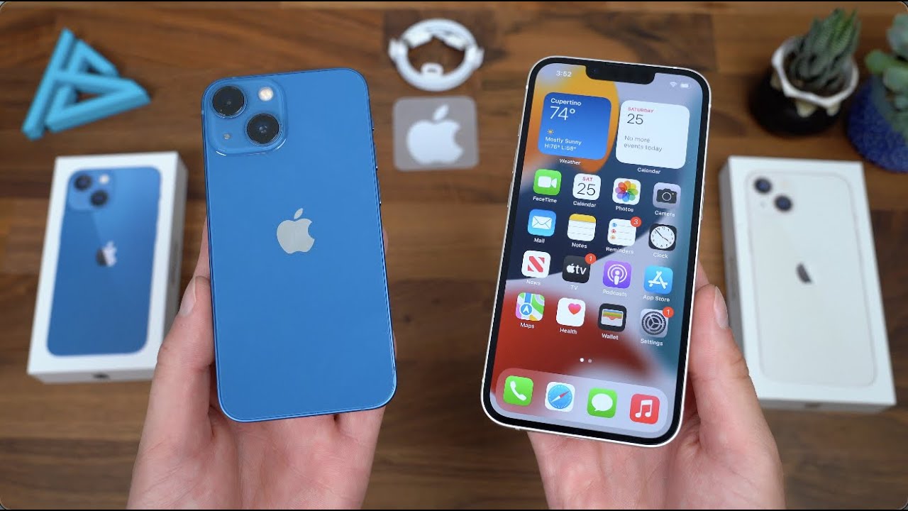 Apple iPhone 13 Unboxing: iPhone 13 Mini vs iPhone 13! 