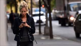 Honolulu bans texting while crossing streets in bid to curb injuries