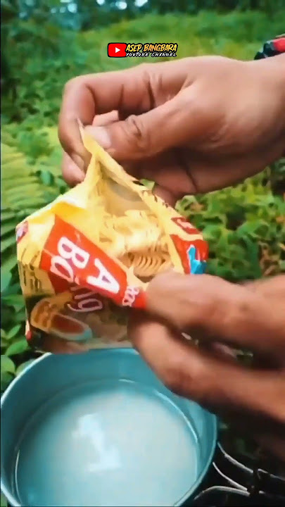 masak nasi dan mie di alam pake kompor portable #shorts #masakdihutan #camping #komporoutdoor