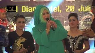 Hujan Duit!! Syalala Bunda Evi Tamala bareng Artis Pantura