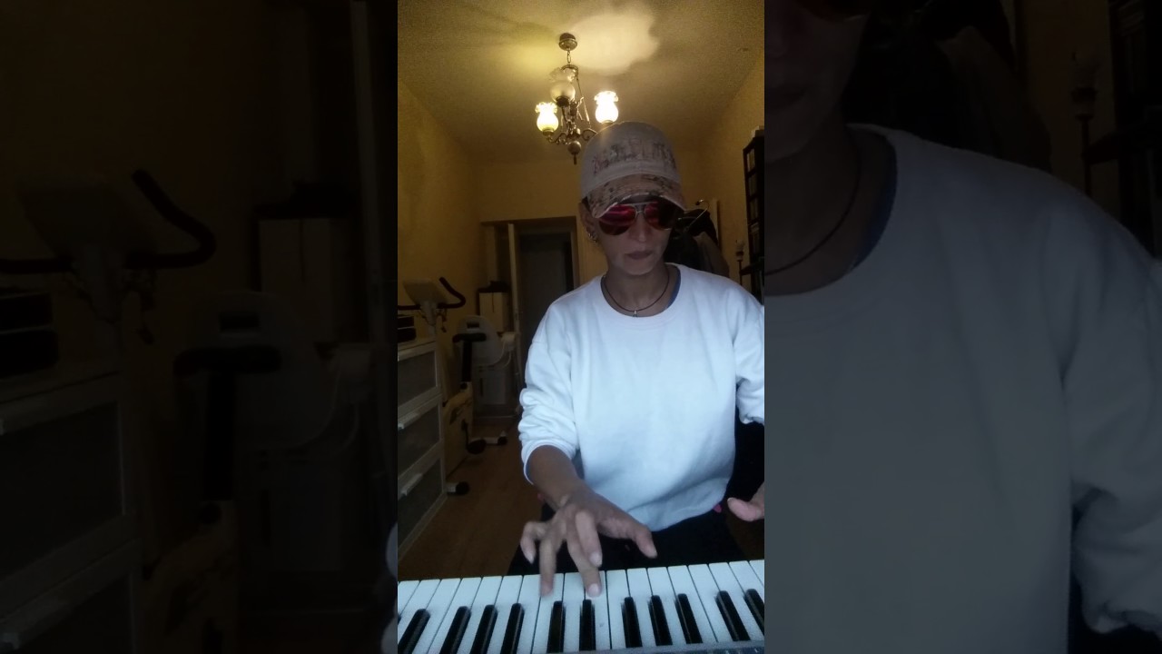 Gladys Adriane Playing Trying Bethoven 😎😂 Youtube 