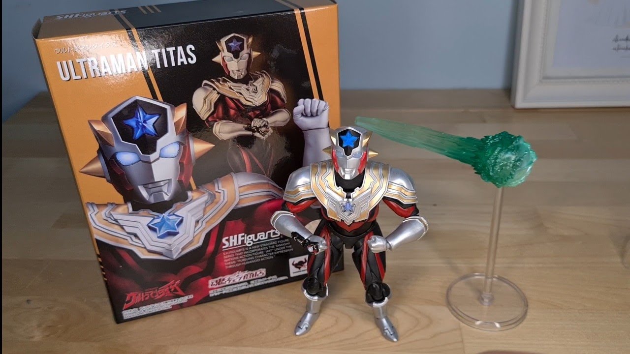 Posing time with the Tri-squad SHF ULTRAMAN TITAS (Tamashii
