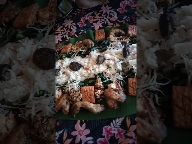 nasi Bancakan dimakan bareng2😍 class=