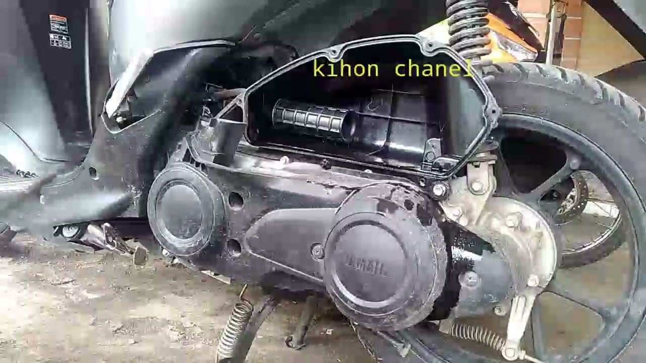 bongkar pasang cvt Yamaha Lexi