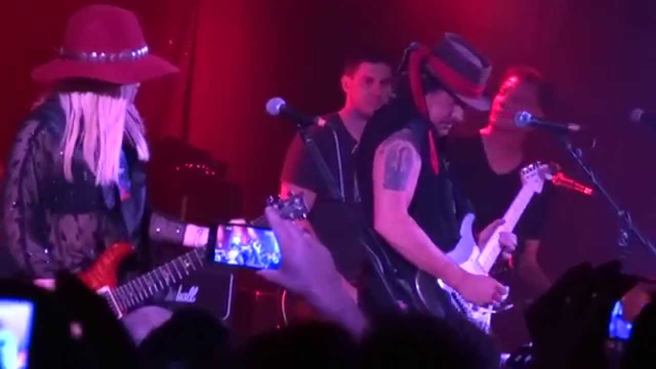 australia แปลว่า Orianthi and Richie Sambora - Wanted Dead Or Alive in Adelaide