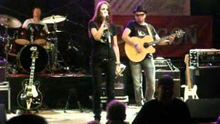 Zuzana Smatanová - Lietajúci Cyprán (Live - Contry Stopa Dudince - 9.7.2011)