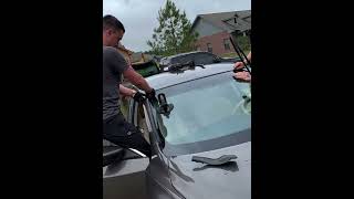 How to replace a windshield on a Nissan Altima…..