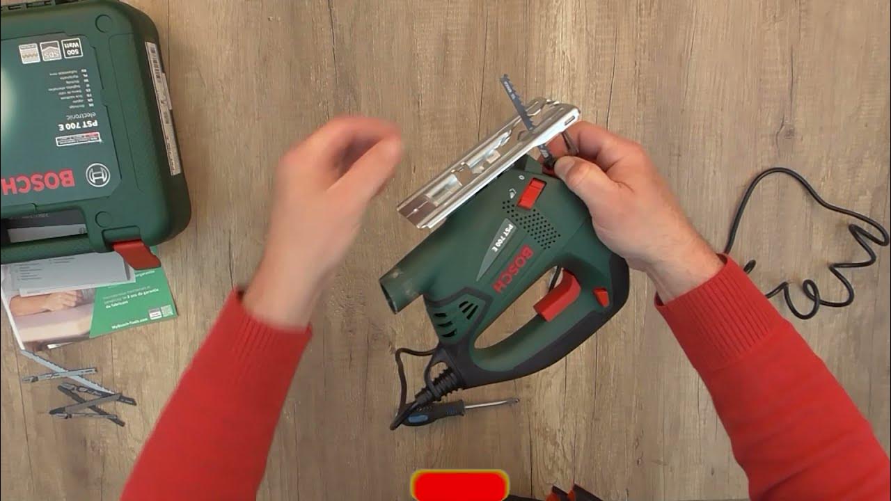 Accumulatie neerhalen Lodge Unboxing and How to Insert Jigsaw Blade in BOSCH PST 700 E Compact Jigsaw  500W - Bob The Tool Man - YouTube