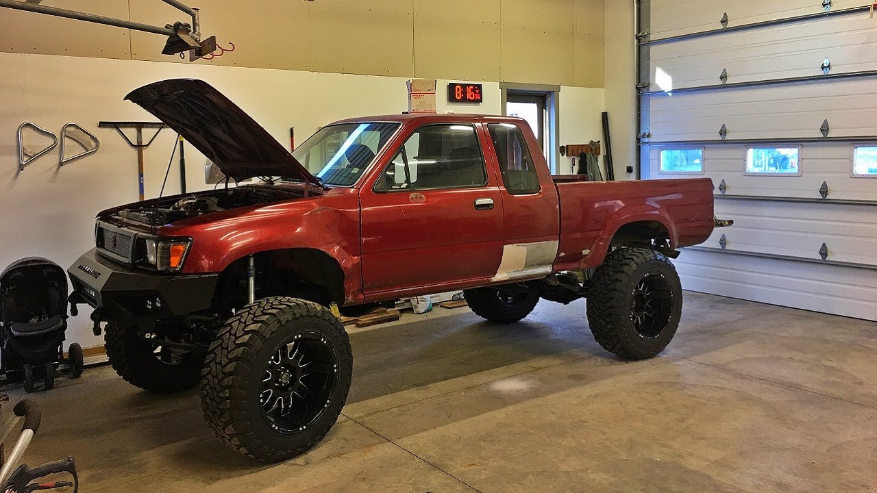 Lifted Toyota Pickup Sas