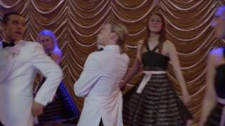 Video thumbnail of "GLEE Full Performance of I Still Haven't Found What I'm Looking For"