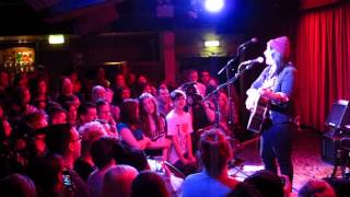 Miniatura del video "Lucy Spraggan - Last Night (Beer Fear) + You're too Young (live @ The Borderline, London 1/5/13)"