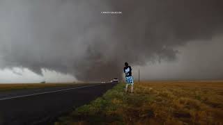 Huge close range dusty Tornado in Texas near Morton - Fetter Tornado sehr nah!