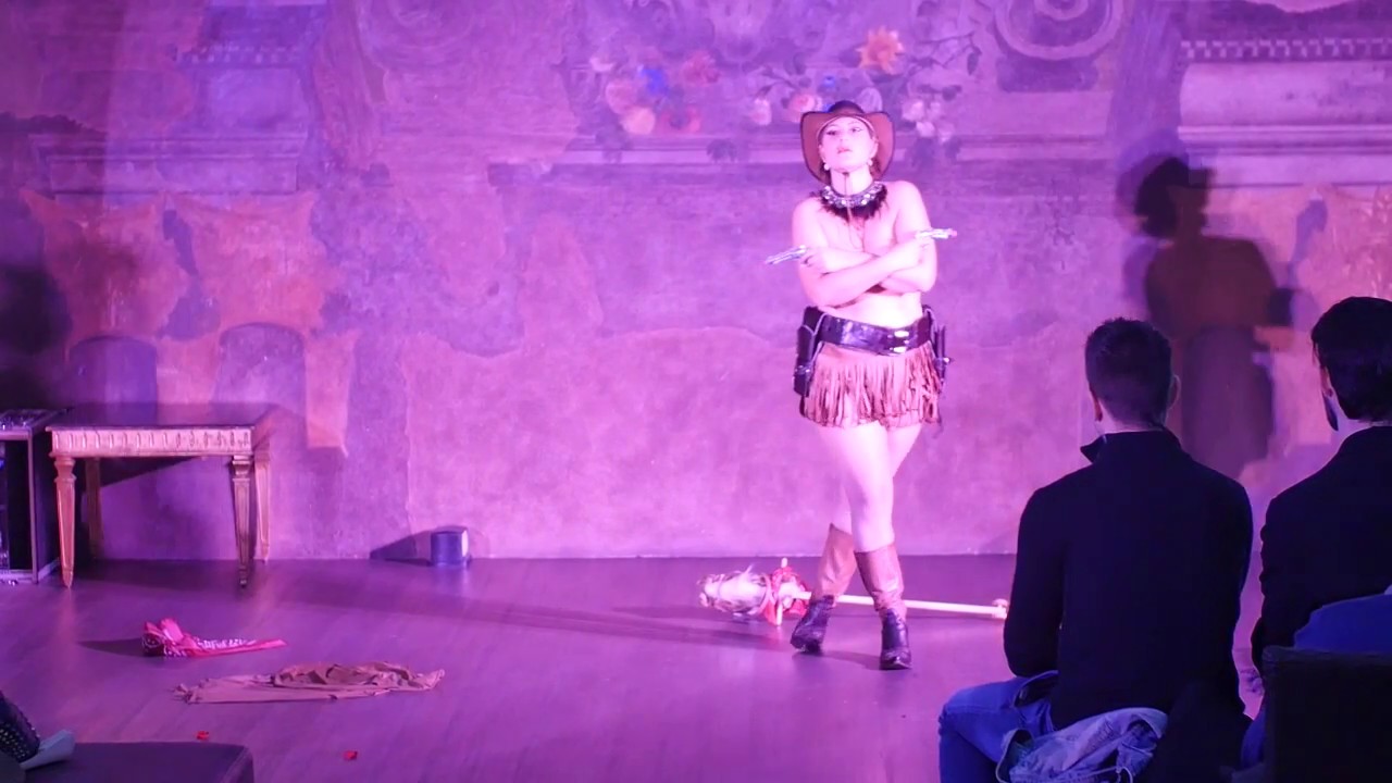 Medea Dahlia Noir Bologna Burlesque Festival 2017 YouTube