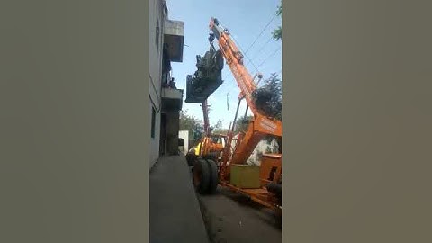 Injection moulding machine unloading