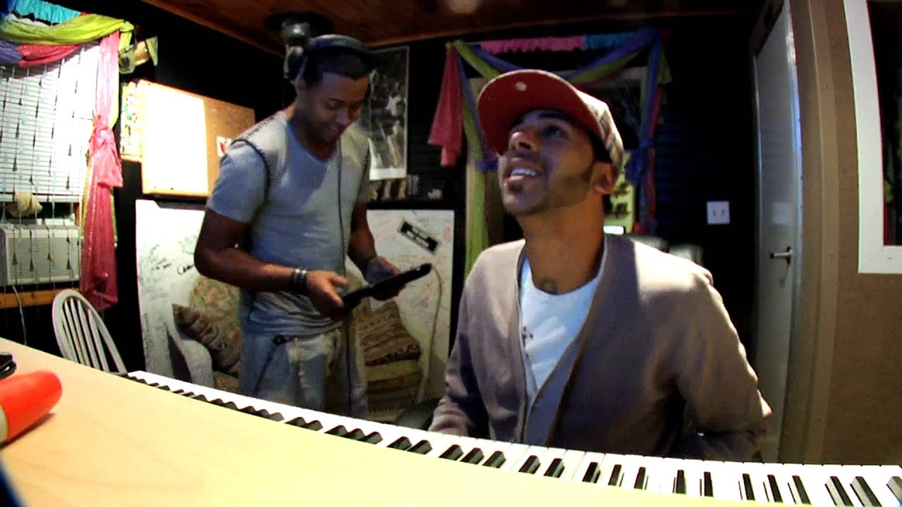 EL CIRCO ZAWEZO DEL'PATIO Y YOUNG HOLLYWOOD TRABAJANDO DE A DURO YouTube