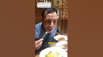 Reaksi bule makan cabe rawit #food #indonesia #videoviral