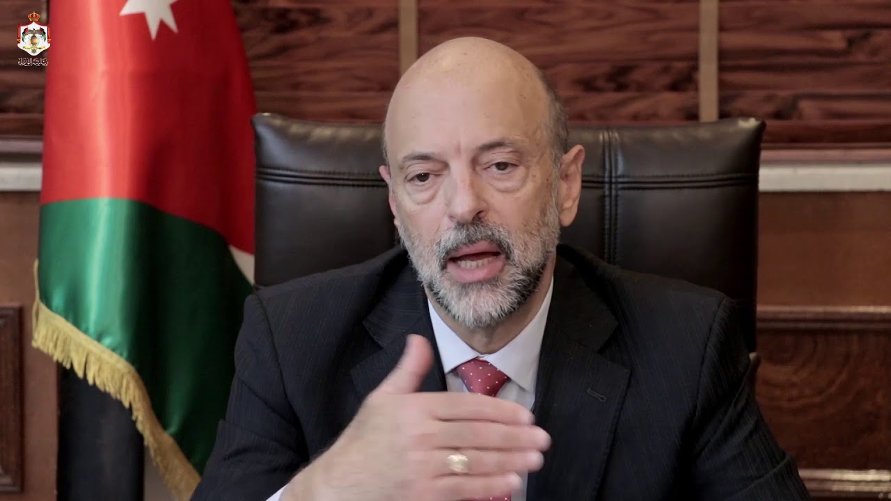 الرزاز : فتح المطار نهاية الشهر الحالي بشكل محدود لدول لا تزيد خطورة عن الأردن