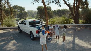 Unfolds to stand on its own. #GalaxyZFlip3 screenshot 4