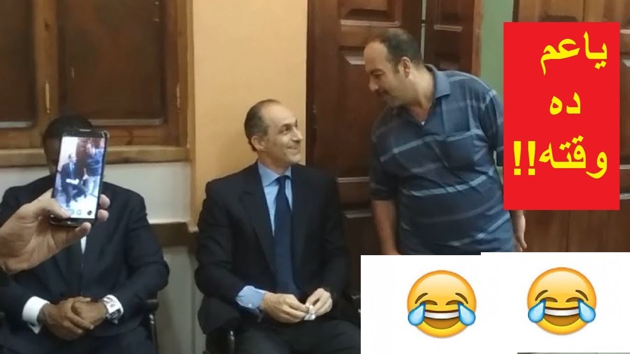 لقطة طريفة لـ جمال مبارك مع أحد المواطنين فى عزاء والد ميدو .. وحضور علاء مبارك