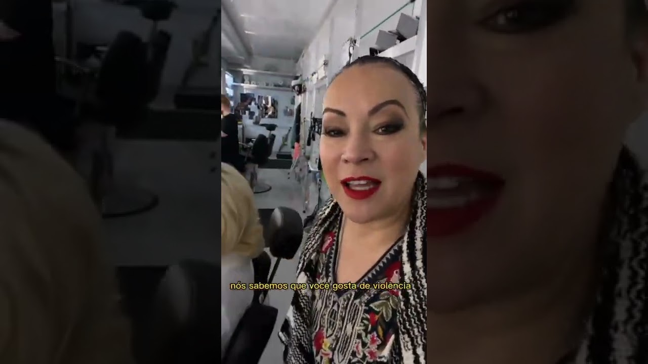 Jennifer tile in the makeup trailer-bringing information to fans of the second season of Chucky!