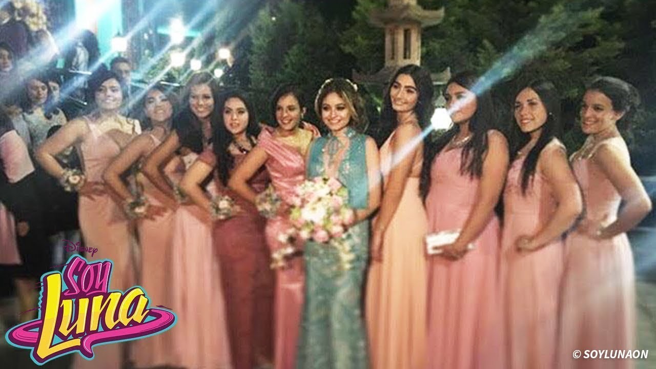 Karol Sevilla Fiesta de cumpleaños como una princesa en México con su  familia - YouTube