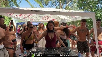 Hardbounce delivery in a private village in Madrid | ATRÂM X PORTAL61