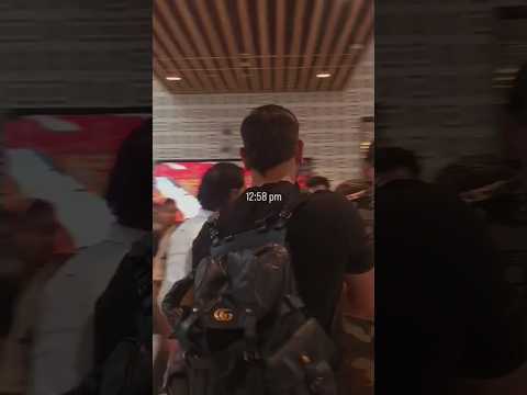 At Bangluru Airport 🤩#msdhoni #msd #mahi #cricket #bangluru #airport