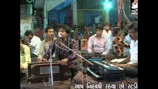 Rude Garbe Rame Chhe Devi Ambika Re | Gujarati Live | Traditional Garba