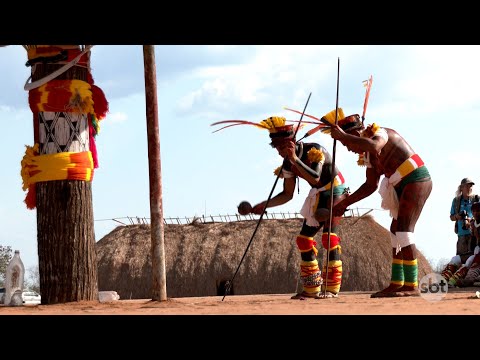 Conheça o Kuarup: Cerimônia marca fim do luto, que dura 1 ano dos povos indígenas no Parque do Xingu