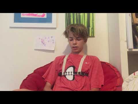 Video: Pectus Carinatum: Symtom, Behandling, Outlook Och Mer