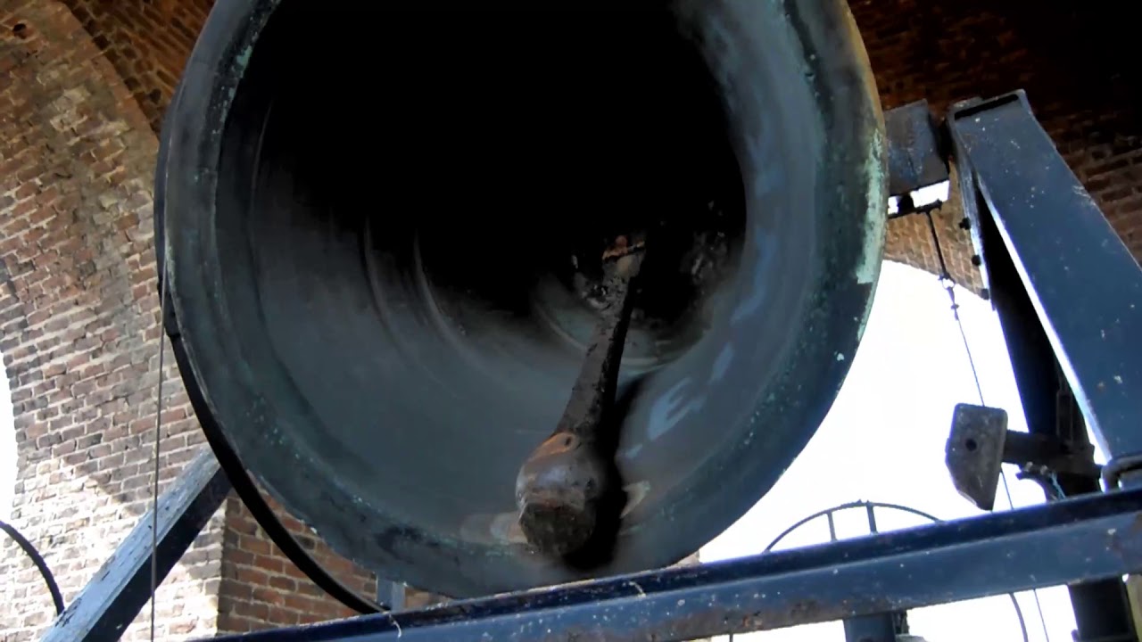 Leiden NL: Kerkklokken Katholieke St. Petruskerk (Solo en Plenum)