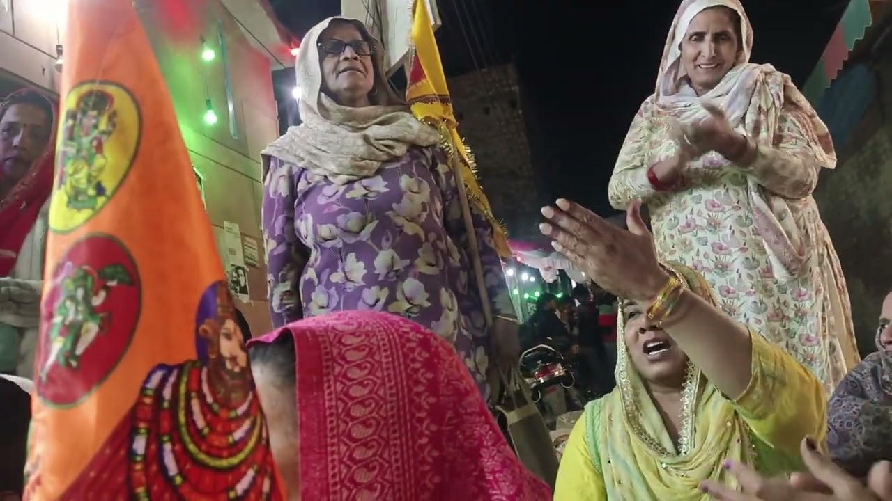 देनां हो तो दे-दे सांवरे कयुं ज्यादा तरसाव सै ये बहन चुलकानां धाम पर मिली 