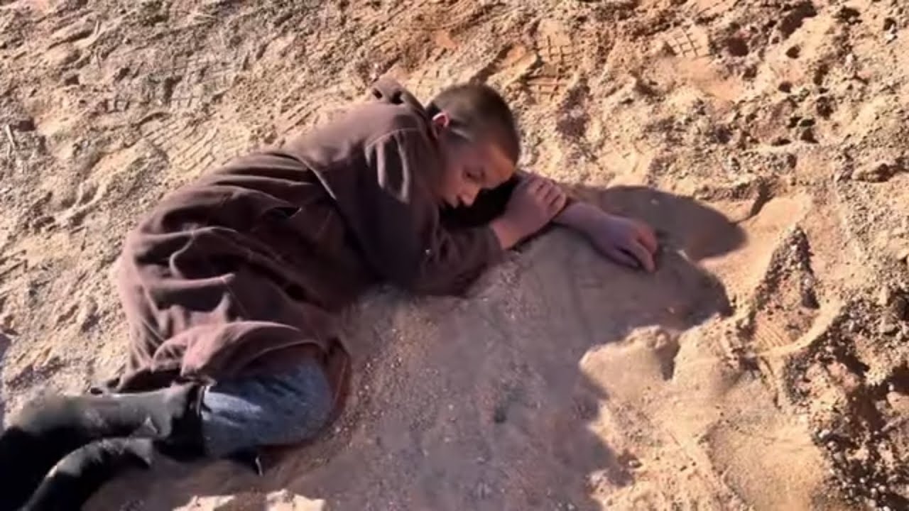 مؤثر جدا و لم أجد لهم عنوانا