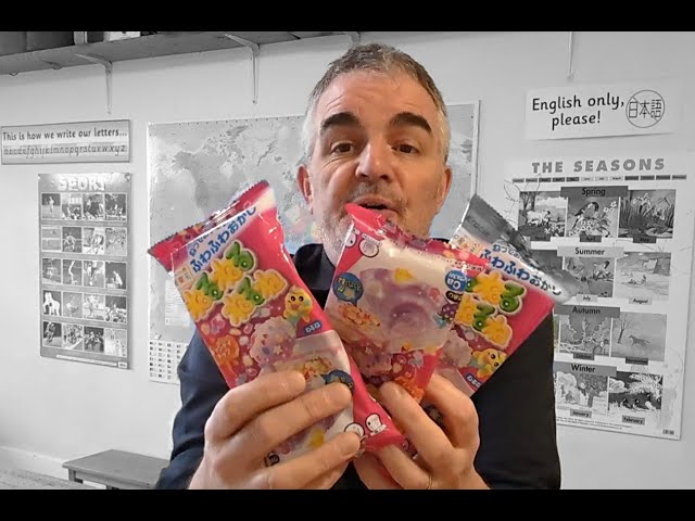 ねるね Nerunerunerune! ねるねるねるね！Japanese Candy Kit - YouTube