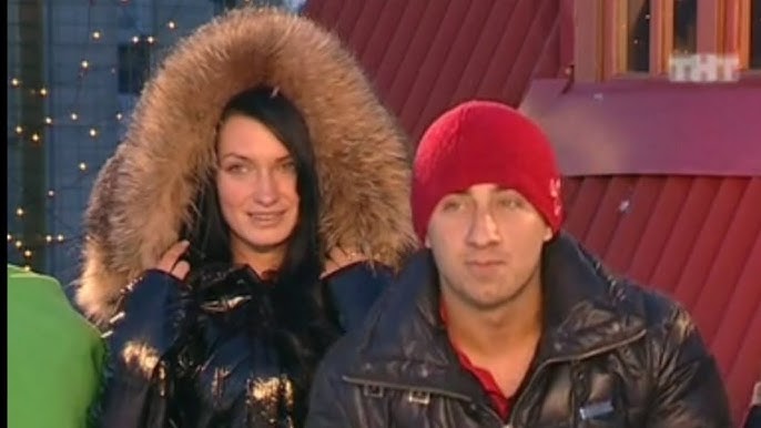 Жігіттерден құралған порно топ қызды еркелеткен Жалаңаш стриптизшілердің суреттері