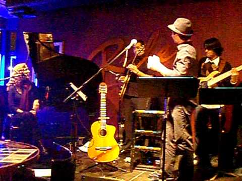 Antonio Guzman Latin Jazz Guitar Solo (with Rique ...