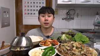 돼지불백 쌈 미어터지게 싸먹습니다 조금 지저분하게 먹었지만 이쁘게 봐주십쇼 먹방MUKBANG