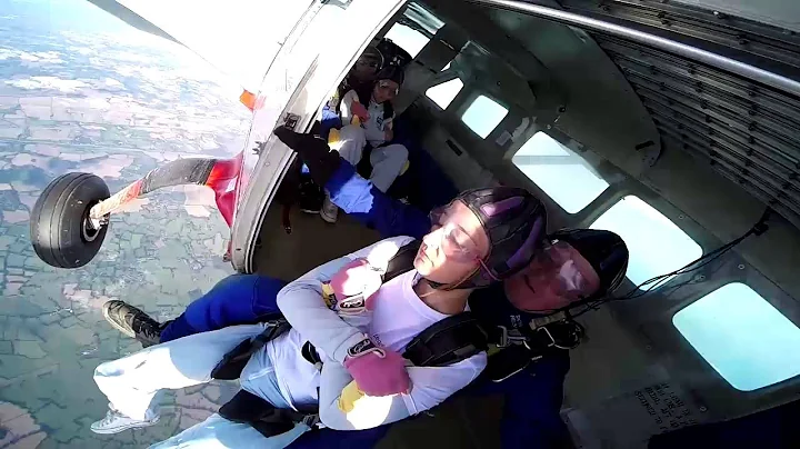 Swoopware: Skydive - Suzanne Franks