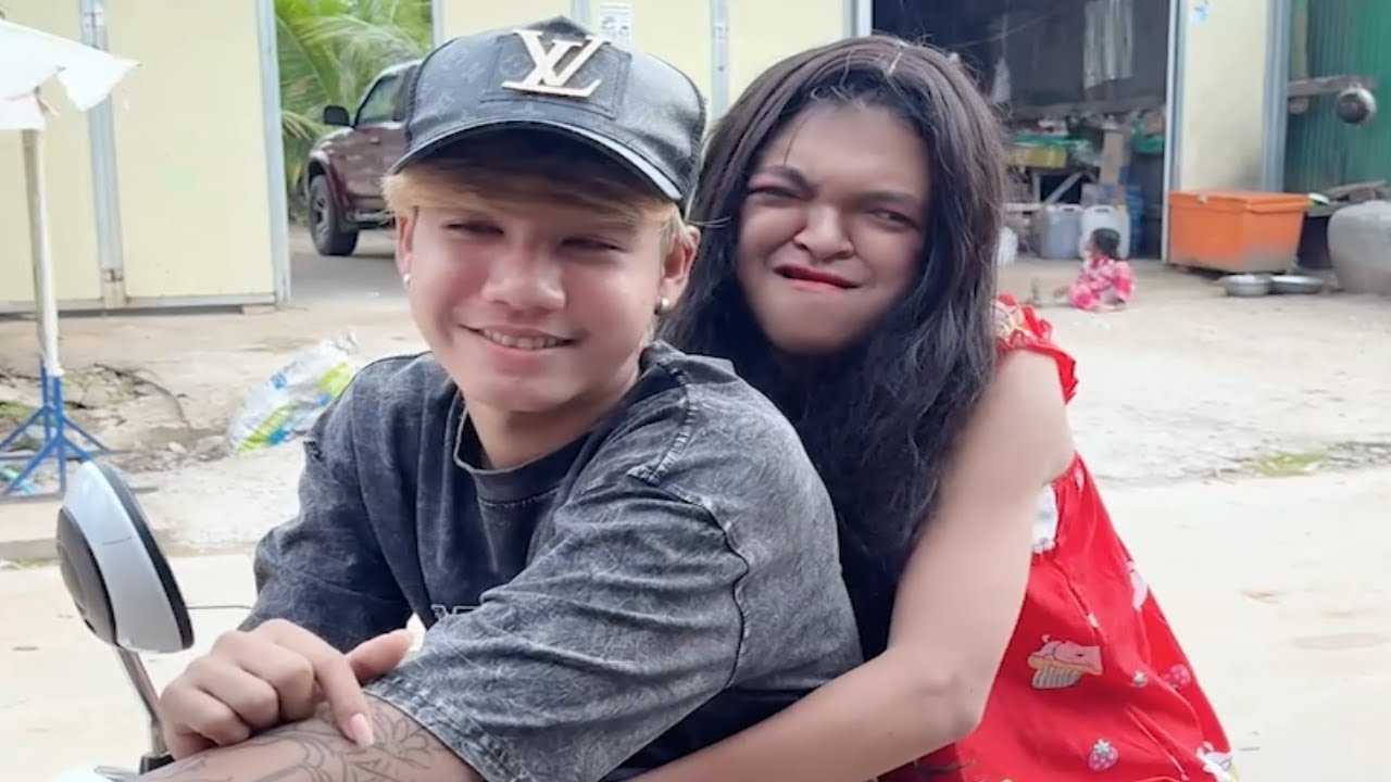 កូនចែម៉ាននាំសង្សាមកលេងស្រុក 😹ធានាថាសើច😹💦 💦