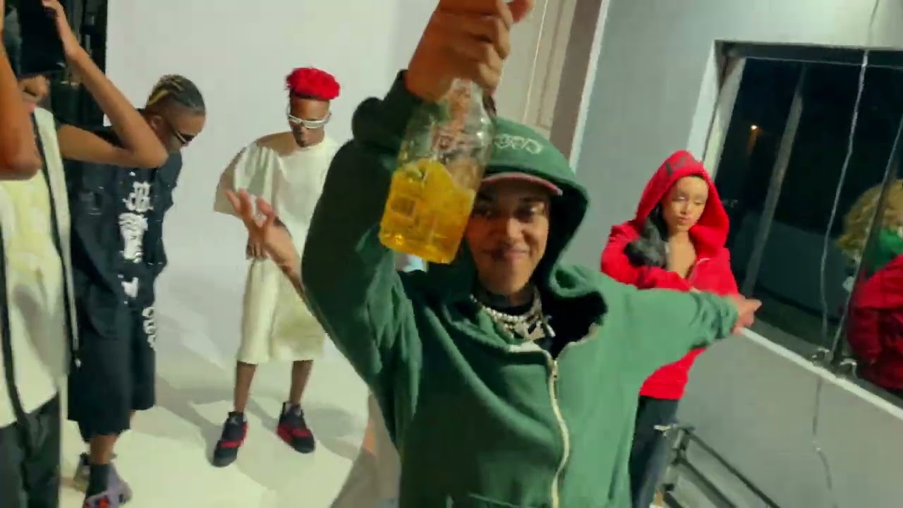 Mira BLOCKKSTAR - HARD ROCK (feat. N.A.N.A., LH CHUCRO, THE BOY) [Official Music Video) en YouTube Mira BLOCKKSTAR - HARD ROCK (feat. N.A.N.A., LH CHUCRO, THE BOY) [Official Music Video) en YouTube