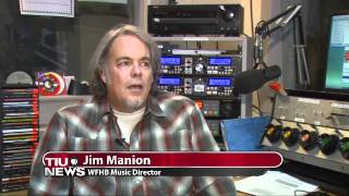 Radio Stations Take Different Holiday Music Tacks screenshot 4