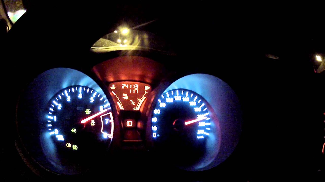 Nissan Juke acceleration turbo 4WD 223 km\h YouTube