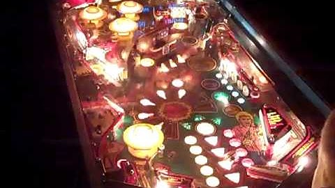 Gottlieb Deadly Weapon Pinball: Gameplay