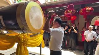 Anutins Drumstick Rebounds Into His Face