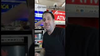 Bij een Indonesische geldautomaat kun je werkelijk alles doen! (Hartelijk gelach!)