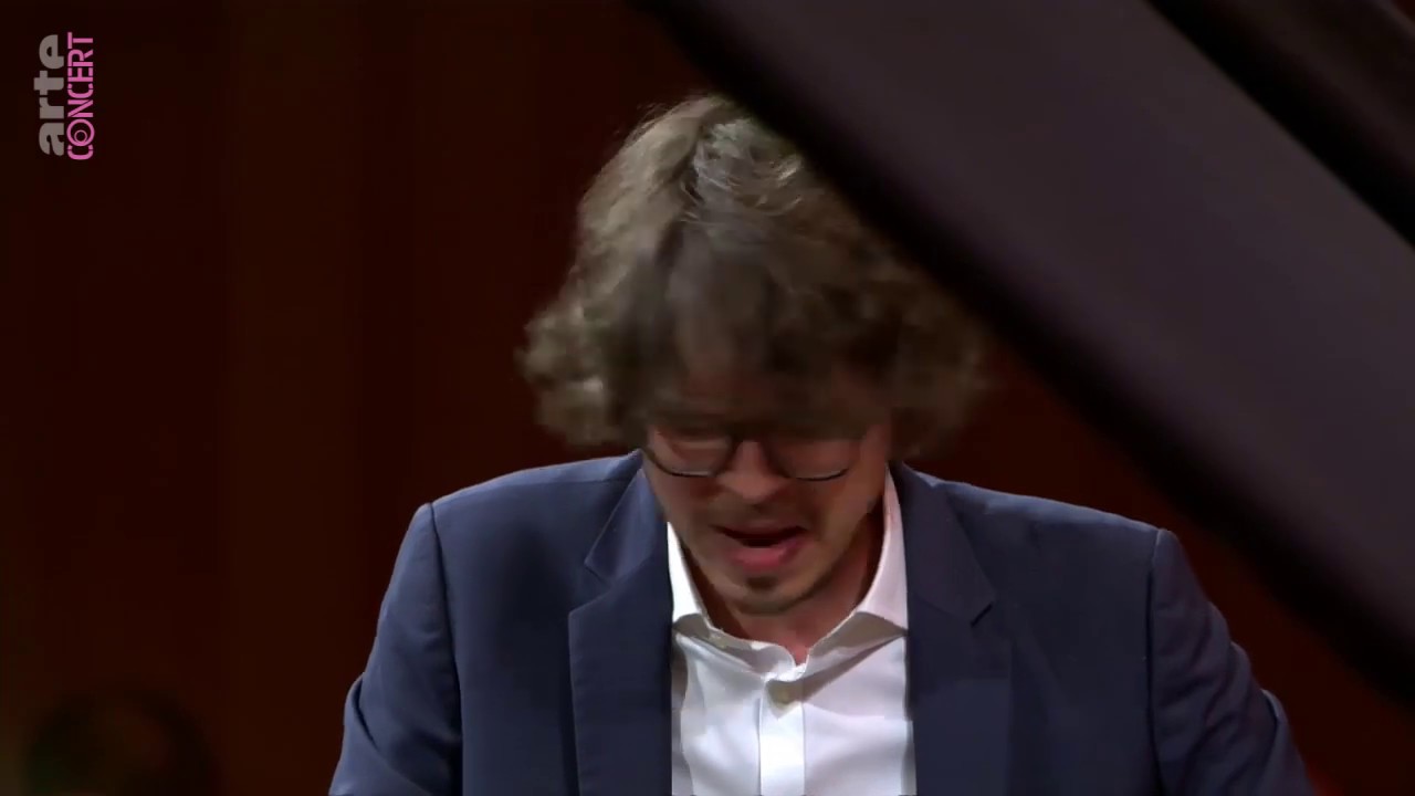 Lucas Debargue -  J.S. Bach Toccata c-moll BWV 911